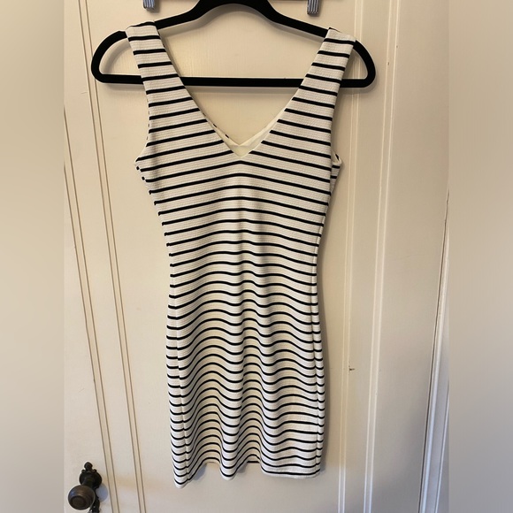 Double lined striped dress from saks - Picture 3 of 4